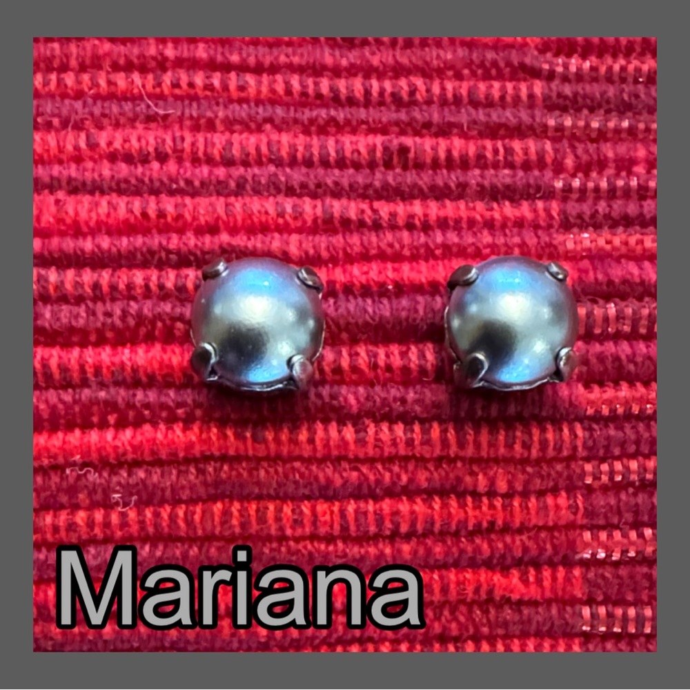 MARIANA Gray/Black Pearl Stud Earrings